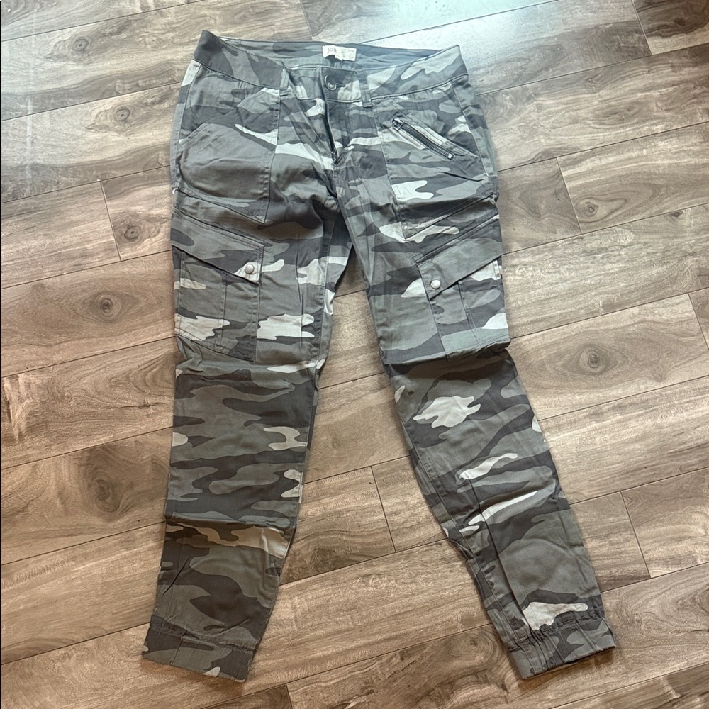 Jolt Gray Camouflage Cargo Pants